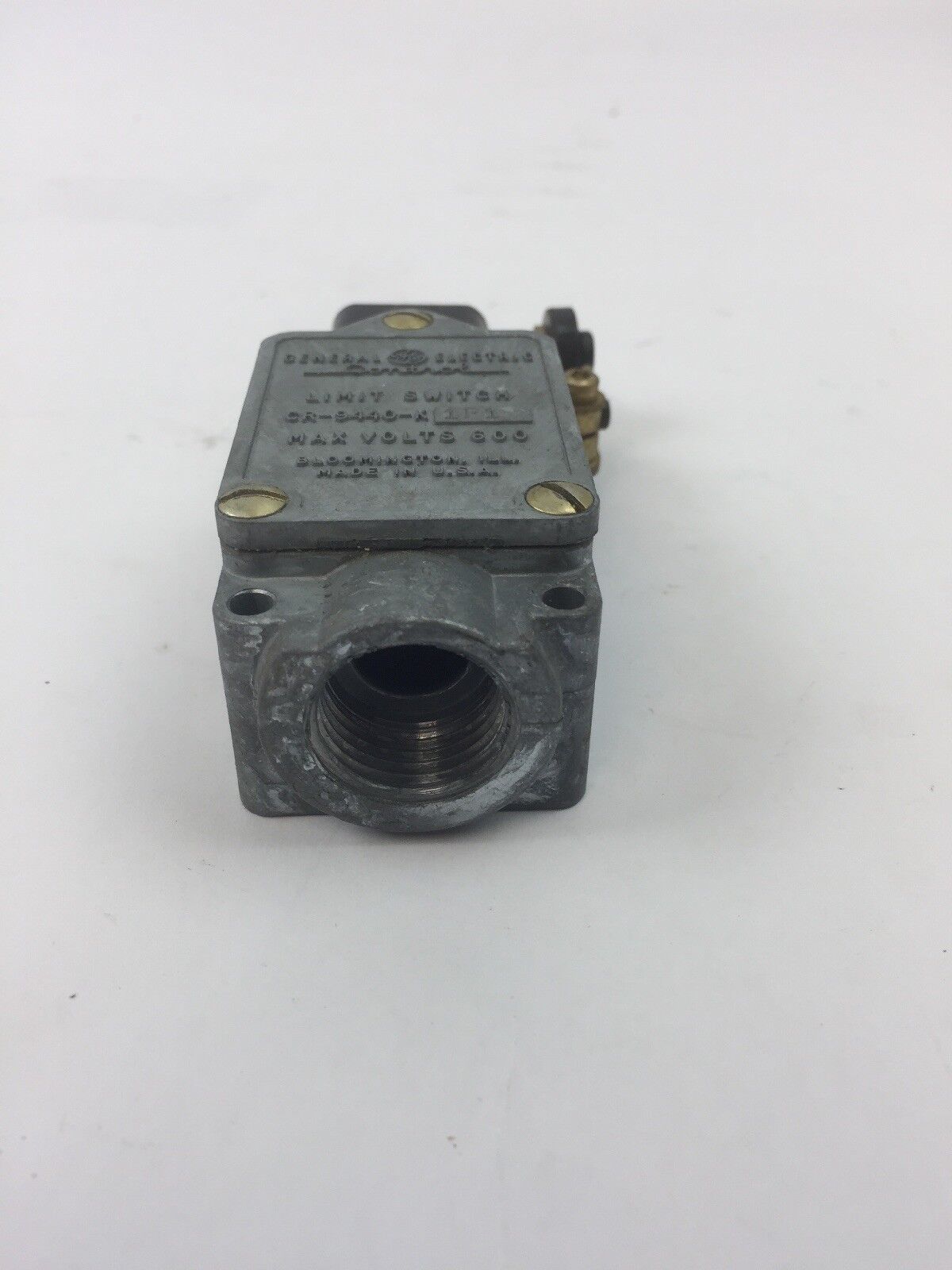 GE CR9440K1P1 LIMIT SWITCH 600 MAX VOLTS