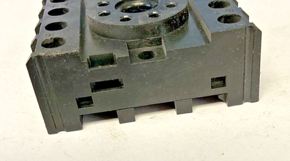 OMRON PF083A-E RELAY SOCKET 10A 250VAC ***LOTOF8***
