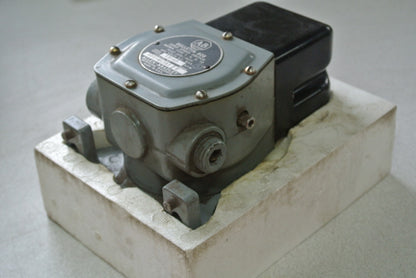 ALLEN-BRADLEY 808-GL1A1 Ser. E SPEED SWITCH 15-60 rpm, 808-GL1A1 - N.O. CONTACTS