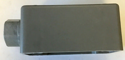 SQUARE D 9001 SKY-110 CONTROL STATION OFF/ON SWITCH ENCLOSURE SER.C 600VAC