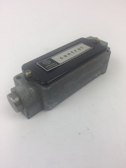 GE CR9440D2DF CONTROL LIMIT SWITCH 600 MAX VOLTS 2 1 NO - 1 NC