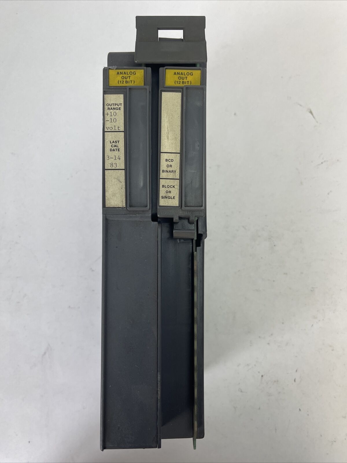 ALLEN BRADLEY 1771-OFC ANALOG OUTPUT MODULE (12 BIT) SERIES B FIRMWARE REV. A