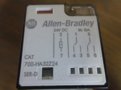 ALLEN-BRADLEY 700-HA32Z24 RELAY + 700-HN202 SOCKET / BASE