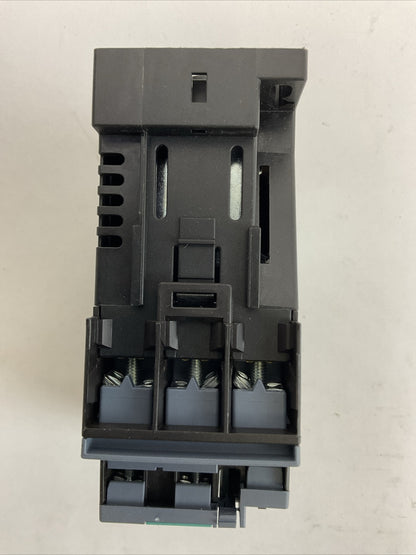 SIEMENS 3RT2026-1KB40 CONTACTOR AC-3 400V 25A 11kW 1NO 1NC COIL 17...30VDC