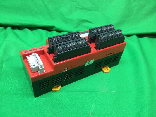 ALLEN BRADLEY 1791DS-IB12 SERIES A COMPACT BLOCK INPUT MODULE 12 INPUT