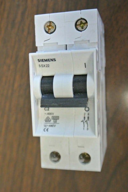 SIEMENS 5SX2 202-7 MINIATURE CIRCUIT BREAKER / 2-POLE / 2A / 400V / NEW SURPLUS