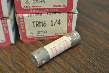 BOX of 10 / GOULD-SHAWMUT TRM6-1/4 TIME-DELAY FUSE / 6-1/4A / 250V / NEW SURPLUS