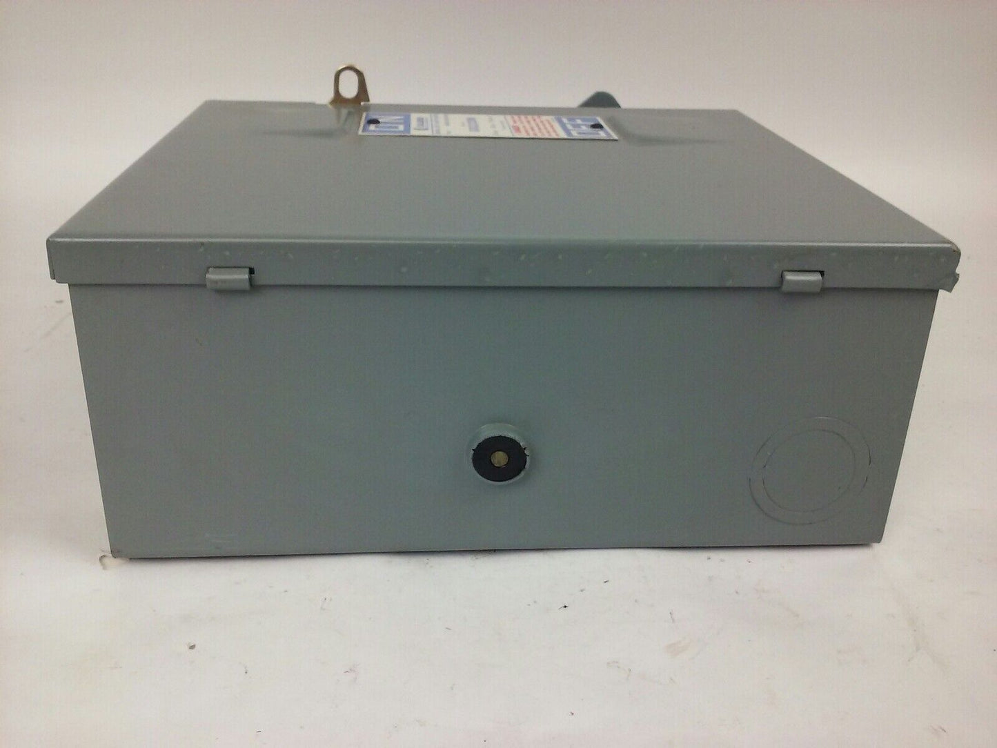 CHALLENGER GD222SN, SAFETY SWITCH, 60A, 240V, SINGLE PHASE FUSIBLE, 10 H.P. NEW