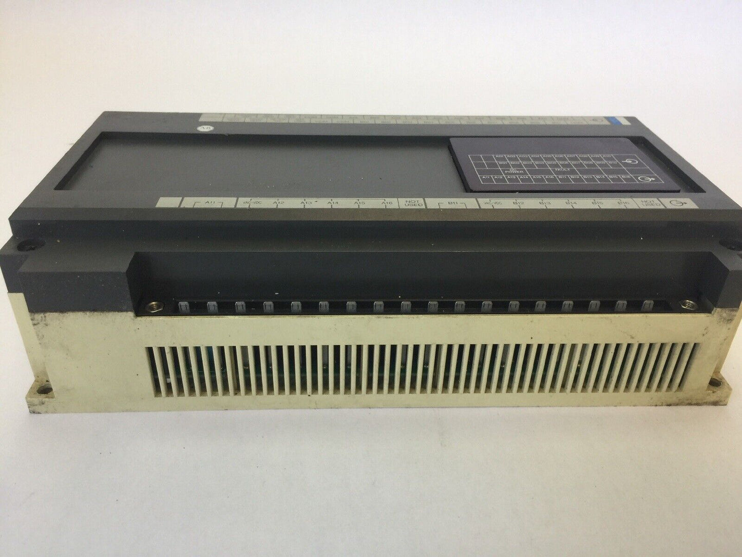 ALLEN BRADLEY 8500-E153 DIGITAL I/O MODULE SER A INPUT 10-30VDC OUTPUT 10-250VAC