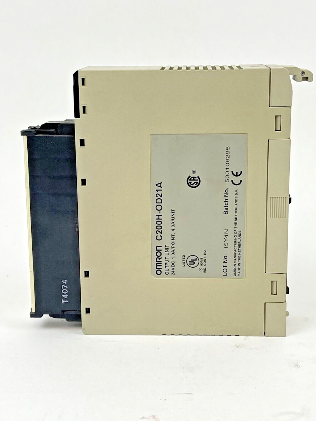 OMRON C200H-OD21A OUTPUT UNIT / OUTPUT MODULE 24VDC, 1.0A/POINT, 4.0A/UNIT