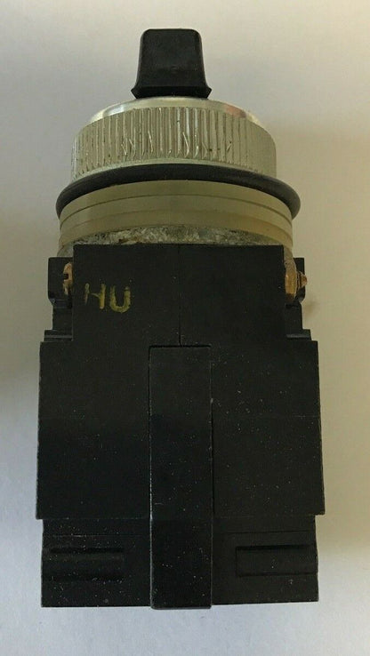 GENERAL ELECTRIC CR104B222 SELECTOR SWITCH 3POS 150V BLACK