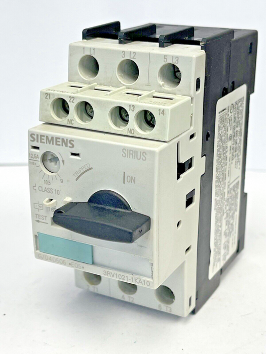 SIEMENS - 3RV1021-1KA10 & 3RV1901-1E - CIRCUIT BREAKER W/  SWITCH TRANSVERSE