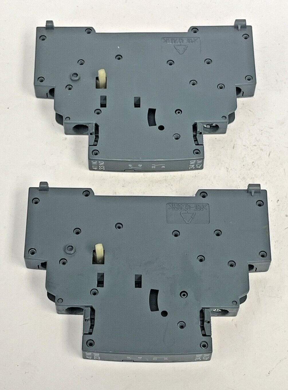 SIEMENS *LOT OF 2*- 3RV2901-1A - AUXILIARY SWITCH - CIRCUIT BREAKER ACCESSORY