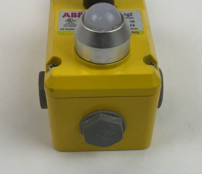 ABB 2TLA050202R1332 LINESTRONG2 SAFETY BUTTON 230V 3A