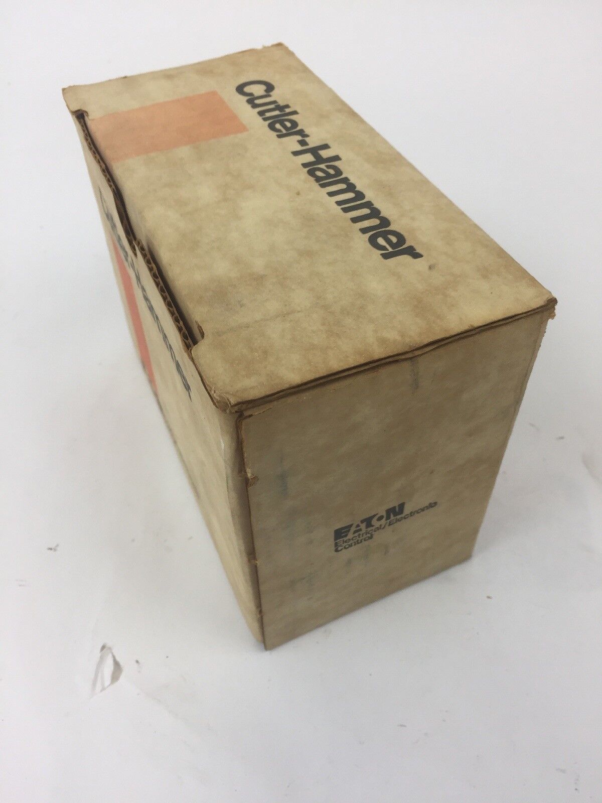 CUTLER HAMMER D80NE1A PNEUMATIC TIMER 110-120V 50/60HZ 1 N.O.-1 N.C. CONTACTS