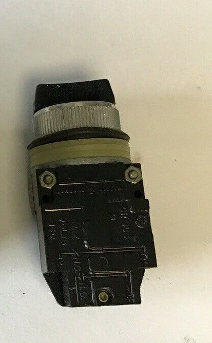 GENERAL ELECTRIC CR104B8211 SELECTOR SWITCH