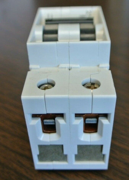 SIEMENS 5SX2 202-7 MINIATURE CIRCUIT BREAKER / 2-POLE / 2A / 400V / NEW SURPLUS