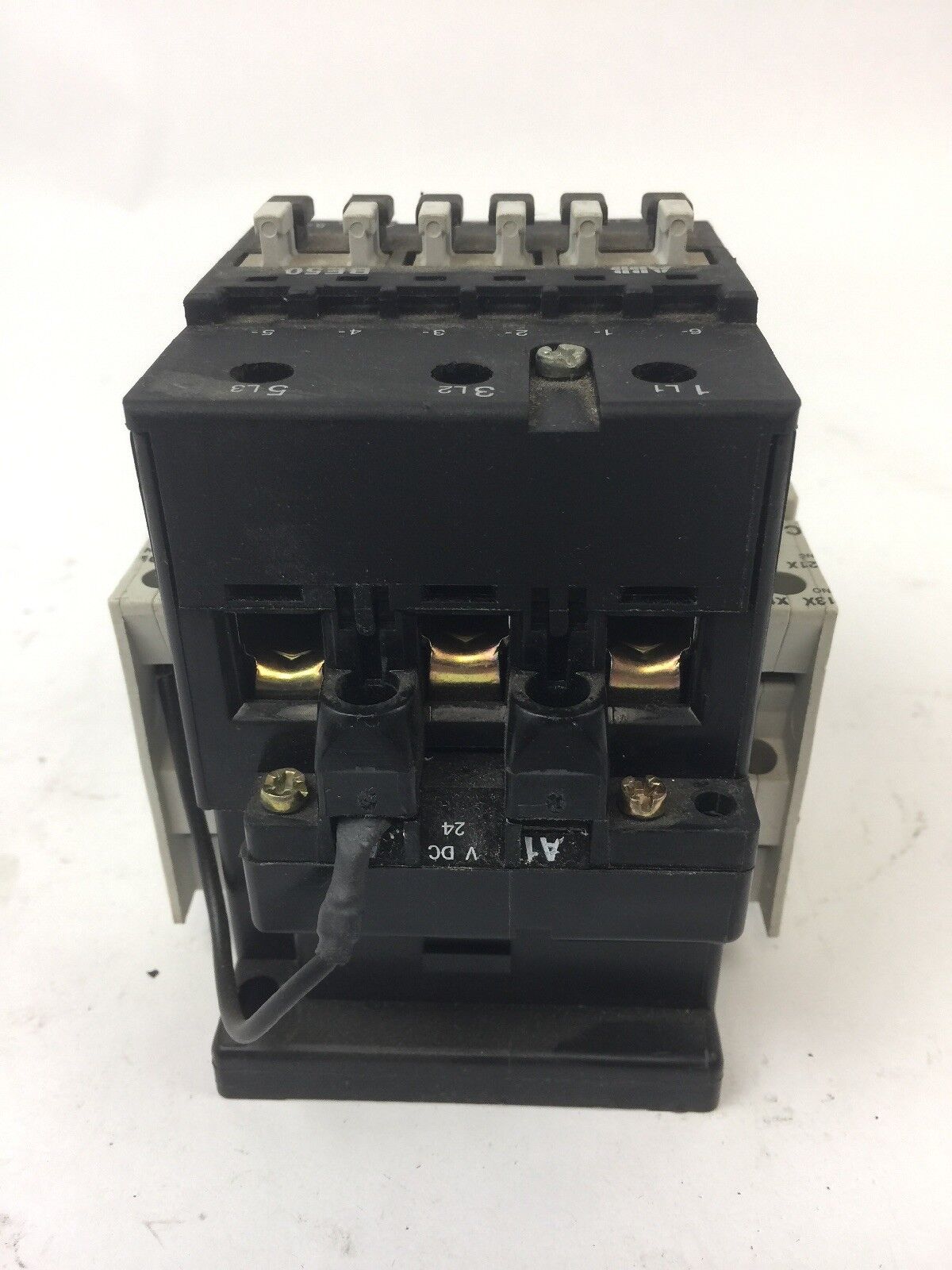 ABB BE50 CONTACTOR 600V 65A 3 POLE COIL 24VDC WITH CA L7 & CD L7 AUXILIARY CONTA