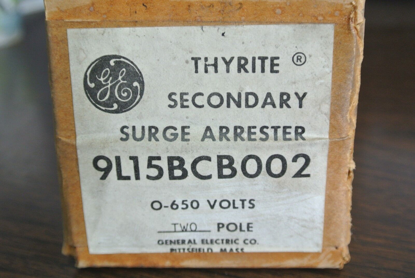 GE 9L15BCB002 THYRITE SECONDARY SURGE ARRESTOR, 0-650V, 2-POLE - NEW SURPLUS