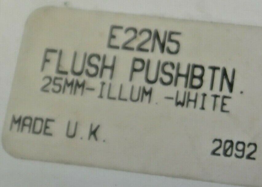 CUTLER-HAMMER E22N5 FLUSH ILLUM PUSHBUTTON OPERATOR / WHITE / 25mm / NEW SURPLUS