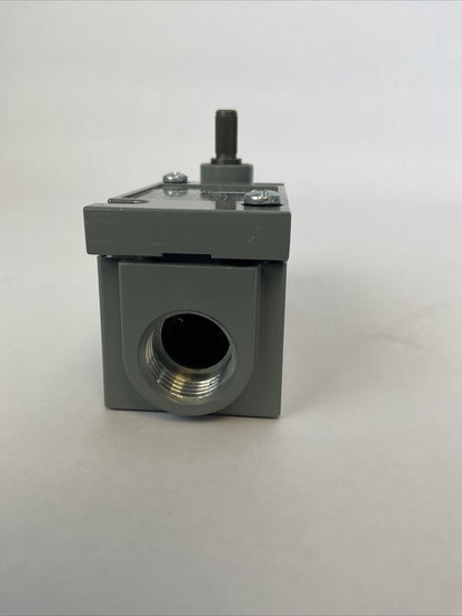 ALLEN BRADLEY 802T-NPTP SER J OILTIGHT LIMIT SWITCH