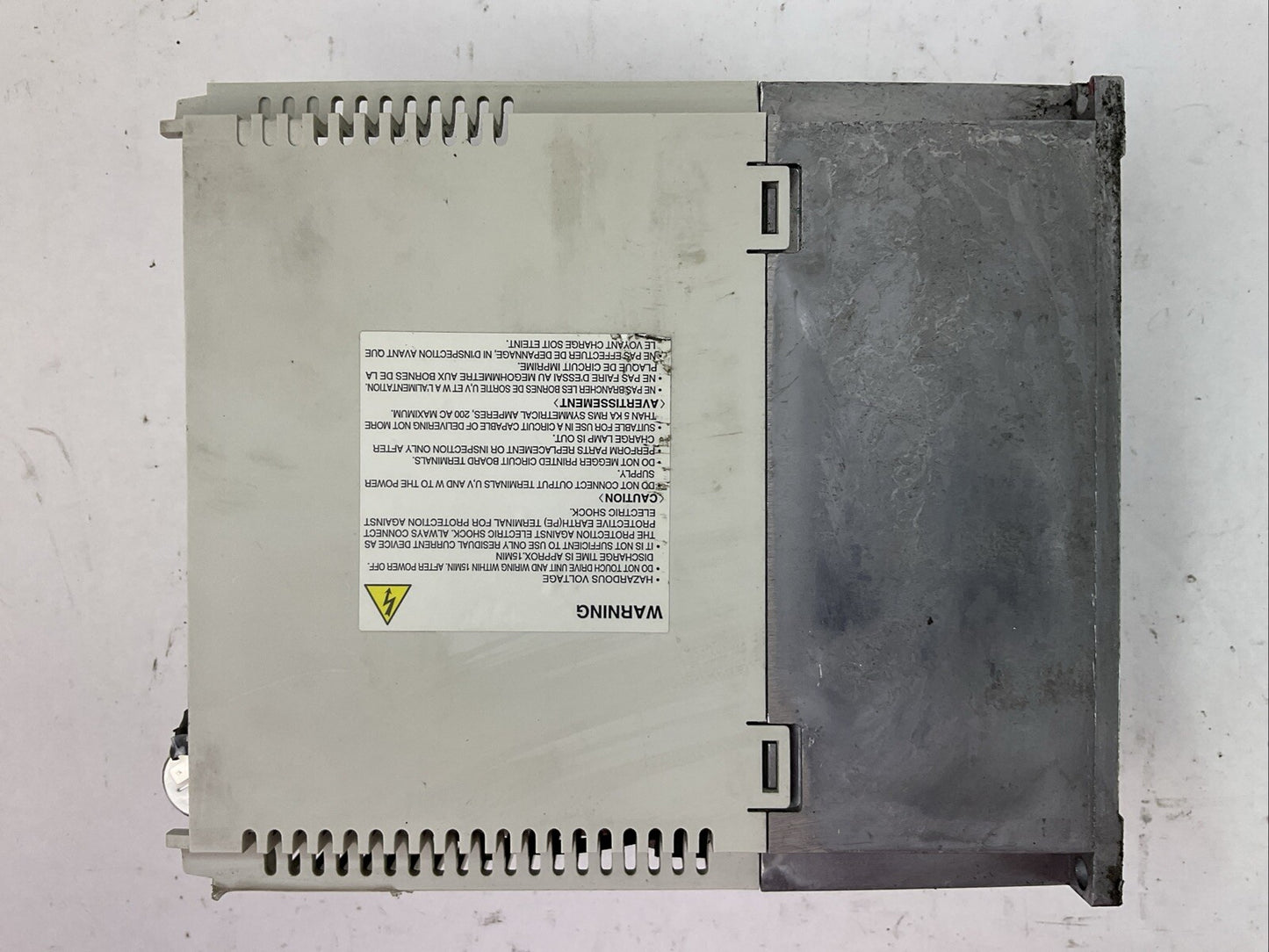 MITSUBISHI MR-J2S-200B-S030 AC SERVO OUTPUT 170V 11A INPUT 200-230V POWER 2kW