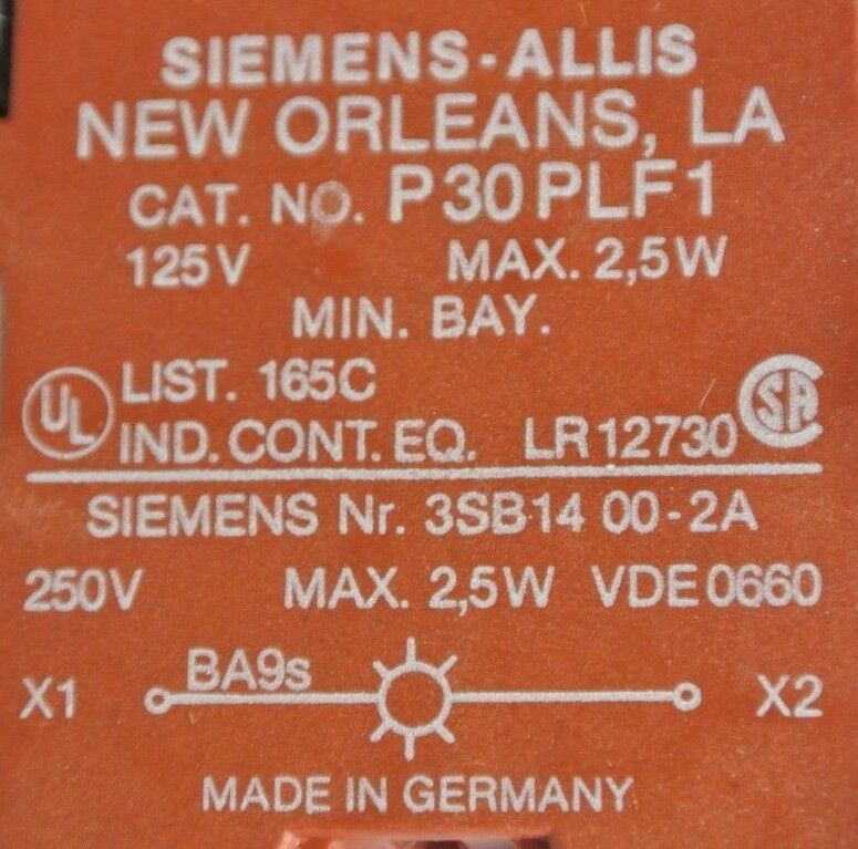 SIEMENS 3SB02-LFCR - 22mm RED PILOT LIGHT - FULL VOLTAGE 24V / P30PLF1 NEW SURPL