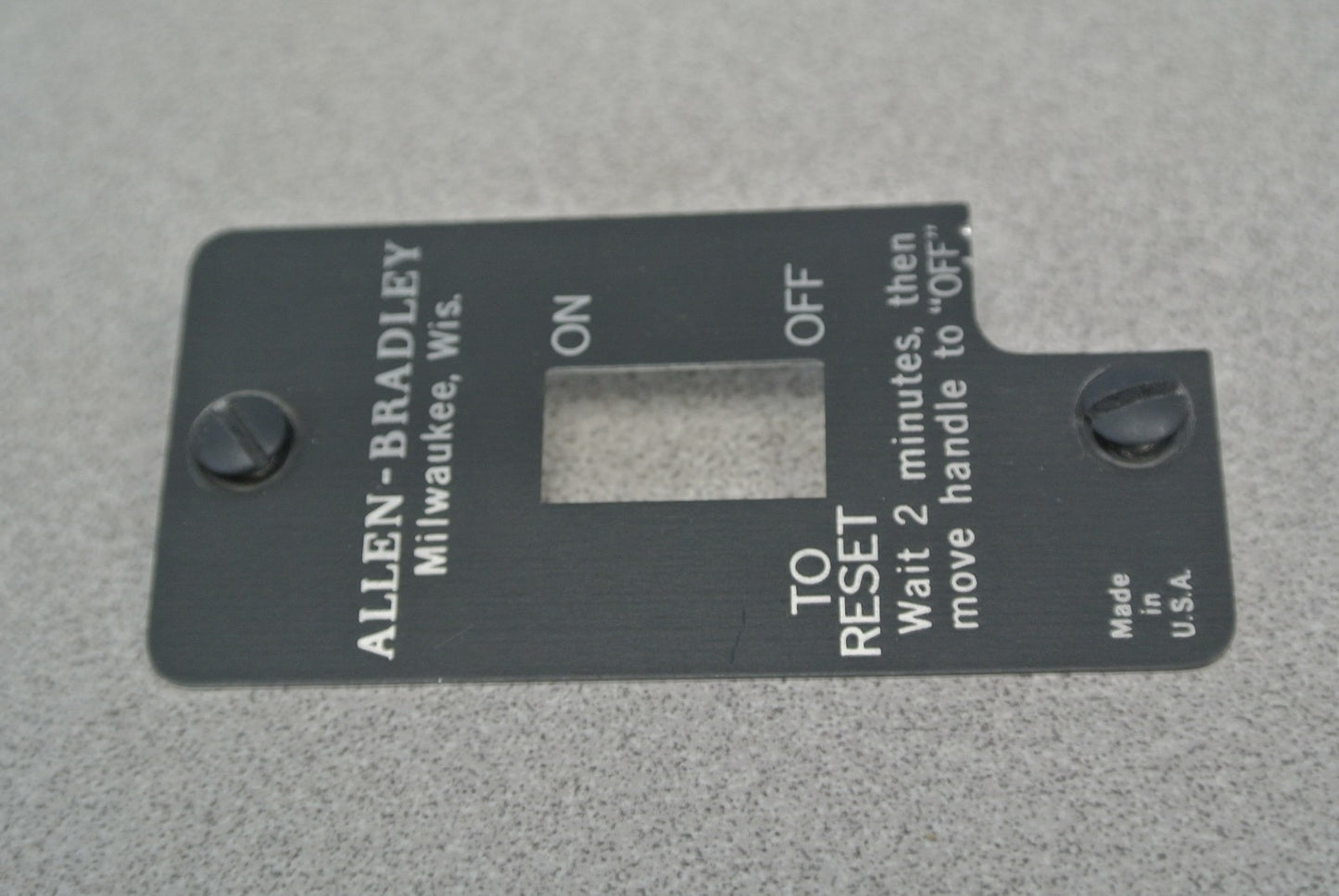 ALLEN-BRADLEY 600-TKX216 / MANUAL MOTOR STARTING SWITCH, TOGGLE / NEW SURPLUS
