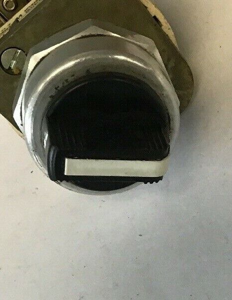 ALLEN BRADLEY 800T-H2 SERIES T SELECTOR SWITCH***(LOTOF5)***
