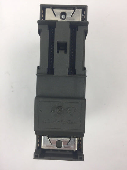 SIEMENS 6ES7 322-1BH01-0AA0 OUTPUT MODULE