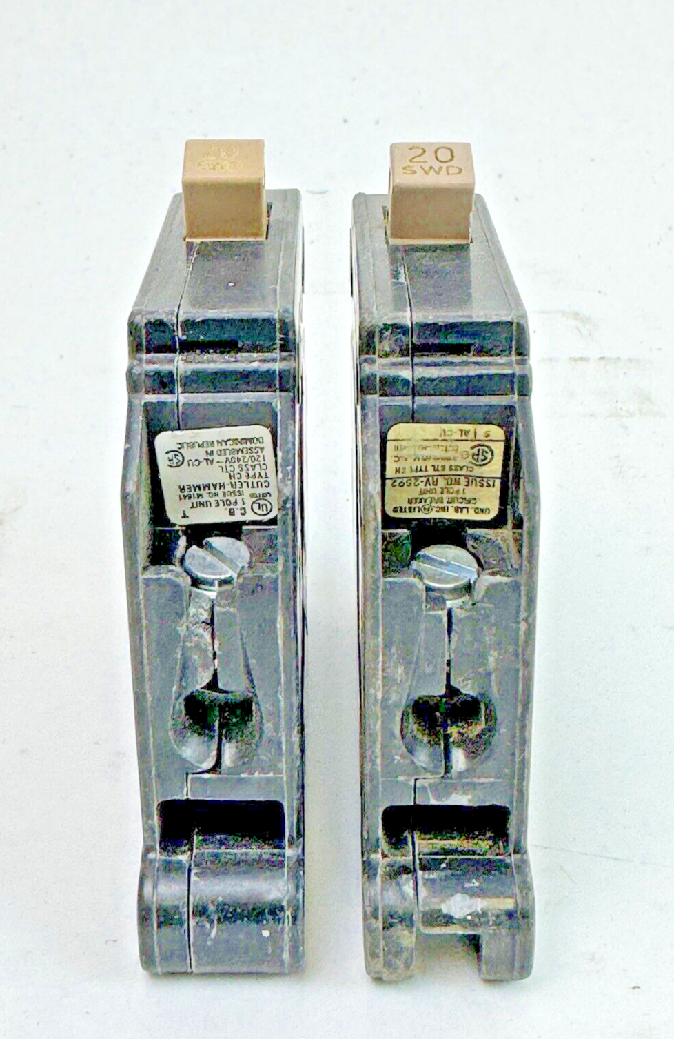 CUTLER-HAMMER **LOT OF 2** - CH120SWD - CIRCUIT BREAKERS - 1 POLE, 20 A, 240 VAC