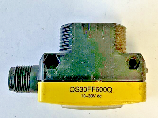 BANNER QS30FF600Q PHOTOELECTRIC SENSOR 10-30VDC ***LOTOF2***