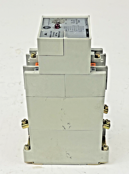 ALLEN BRADLEY - 700-RTC00110U1 SER. A - SOLID STATE TIMER RELAY - 110/120 VAC
