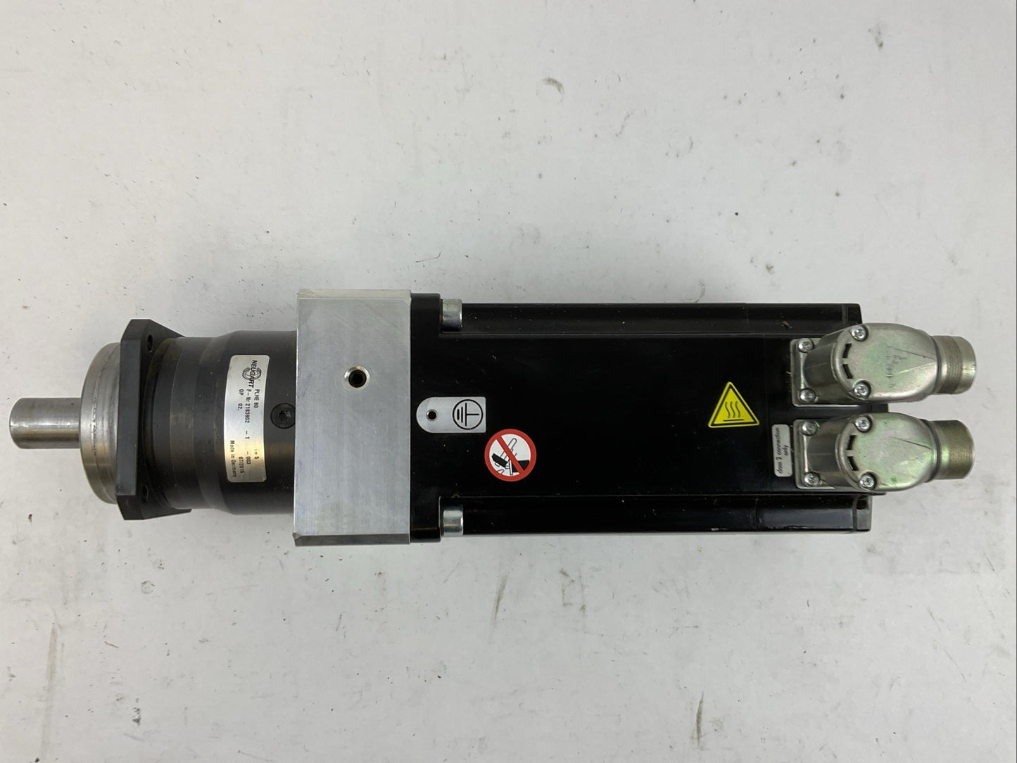 SCHNEIDER BMH1003P36A2A SERVO MOTOR 6000RPM NEUGART PLHE 80