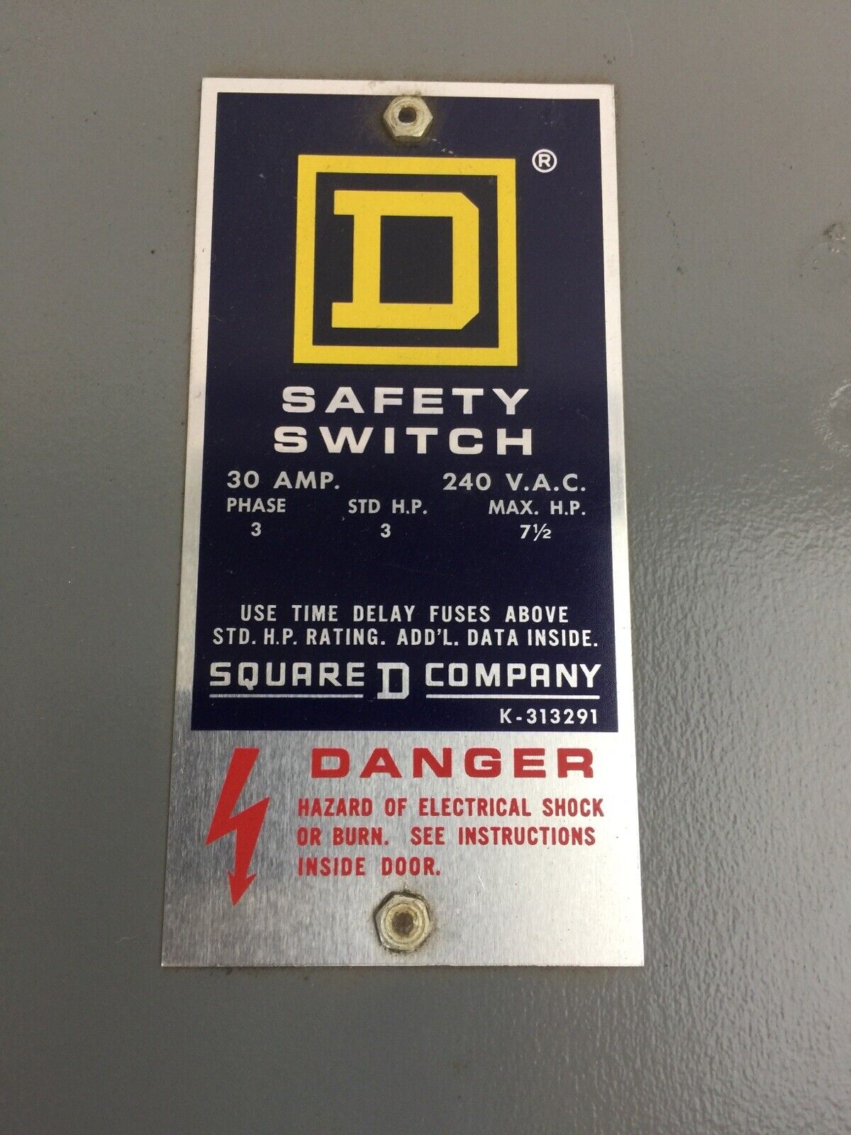 SQUARE D H321A FUSIBLE SAFETY SWITCH SERIES E1 240VAC 30A 7.5HP 3 POLE
