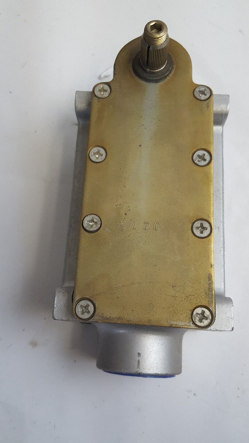 New Namco EA170-41100 Snap-Lock Limit Switch 600 Vac 20 Amps