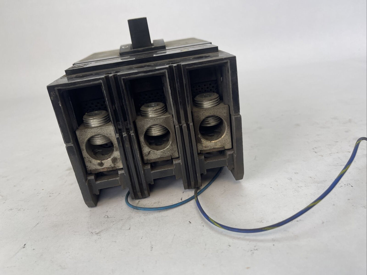 SQUARE D KAL362501212 MOLDED CASE CIRCUIT BREAKER SERIES 2 600VAC 250VDC 250A