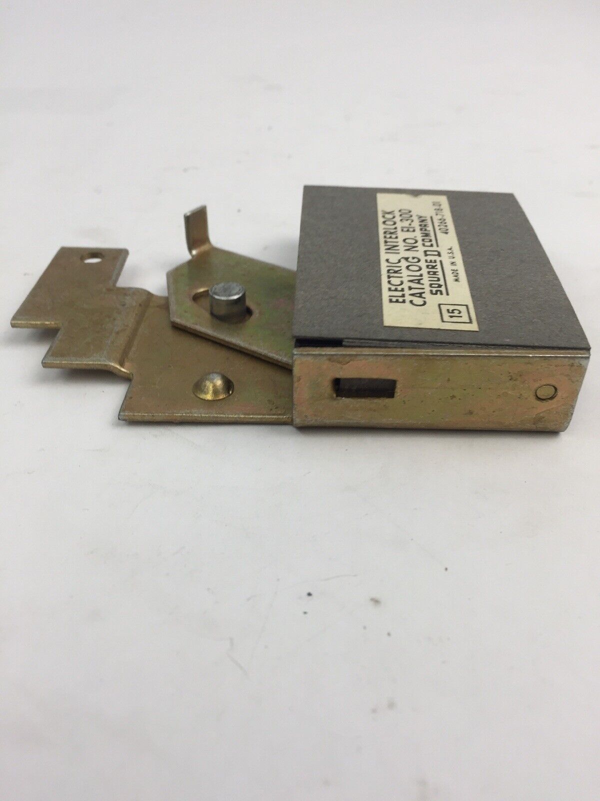 SQUARE D EI-300 ELECTRIC INTERLOCK FOR 30 AMP SWITCH 1 NORMALLY OPEN CONTACT