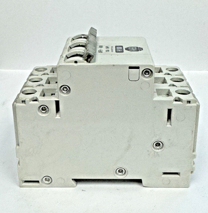 ALLEN-BRADLEY - 1492-CB3-H100 SER. C - MOTOR CONT. - 3 P, 10 A, 277 V, 5HP, 3PH