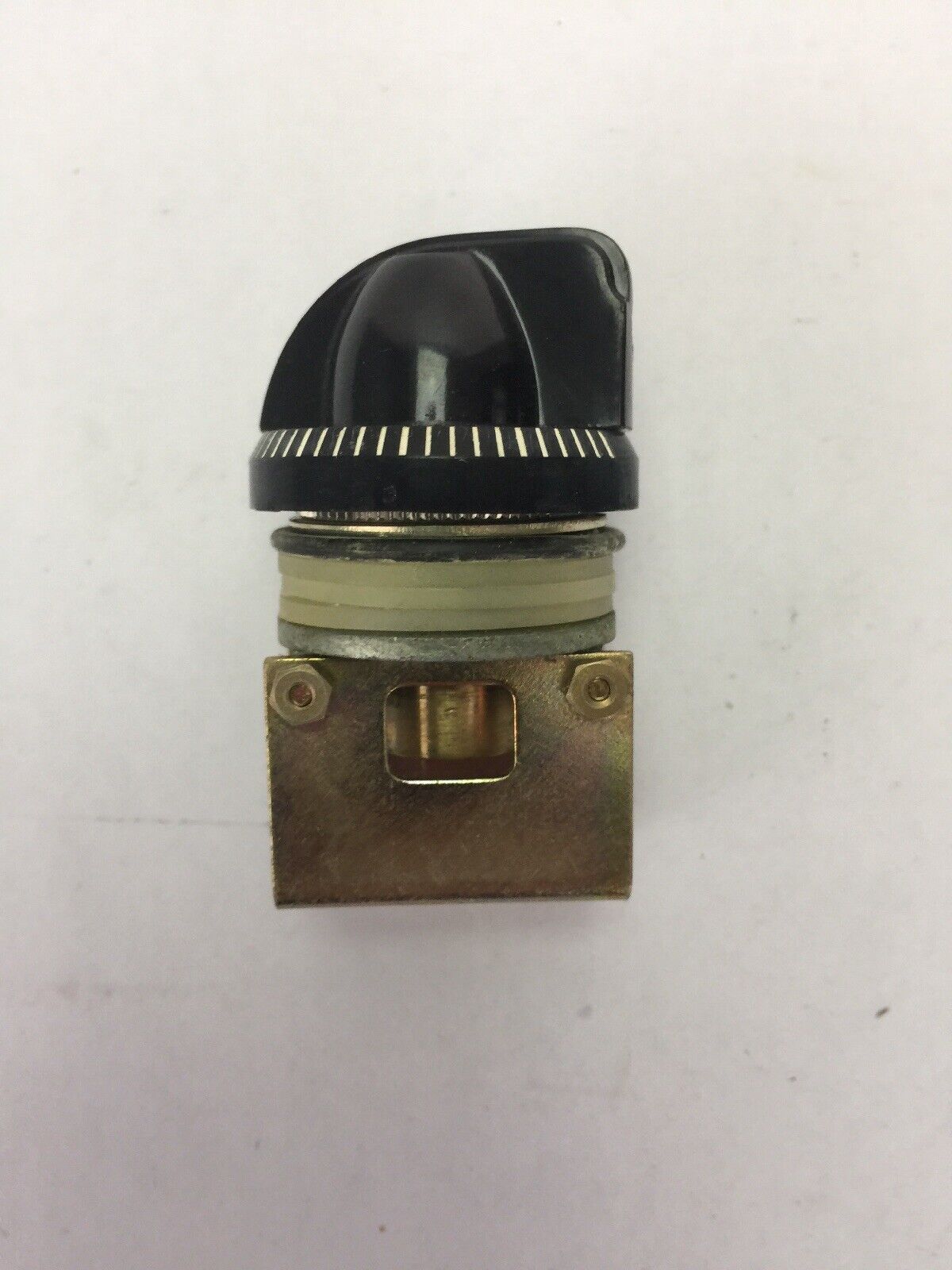 GE CR104G13 POTENTIOMETER OPERATOR ONLY MIN OILTIGHT ACCESSORY FOR 1/4 X 3/4 SHA