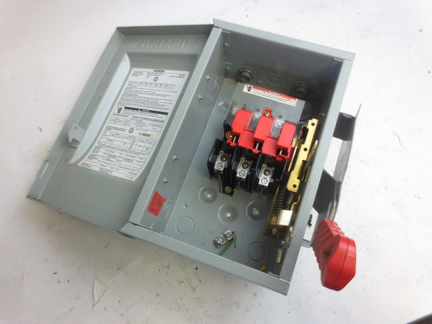 SIEMENS HNF361 HEAVY-DUTY SAFETY SWITCH - 600VAC, 30A, 250VDC