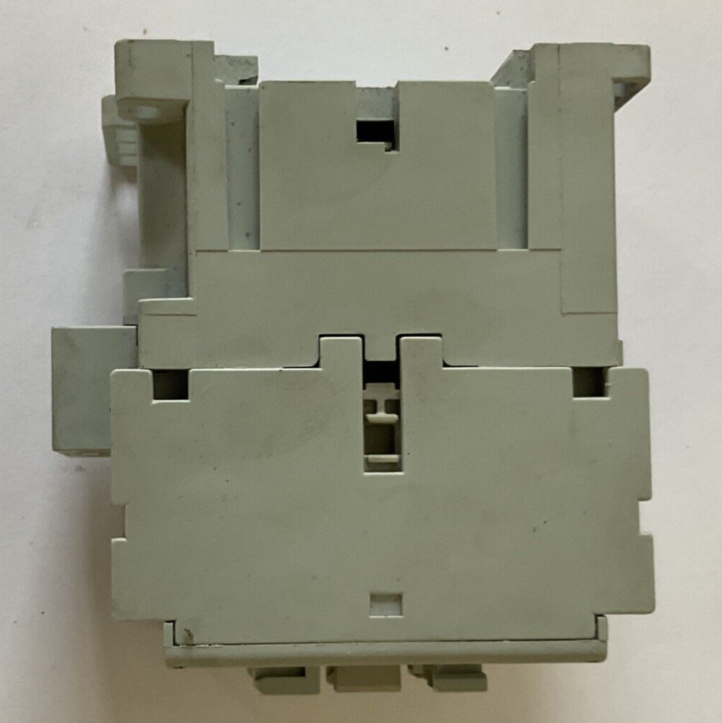 ALLEN BRADLEY 100-C12*400 CONTACTOR SER.A 600VAC 25A