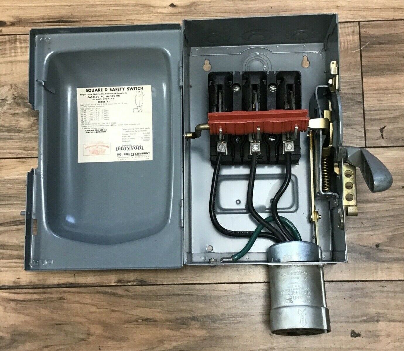 SQUARE D HU 362 WH SAFETY SWITCH SER.A1 60A NON FUSIBLE TYPE1 600VAC 40HP