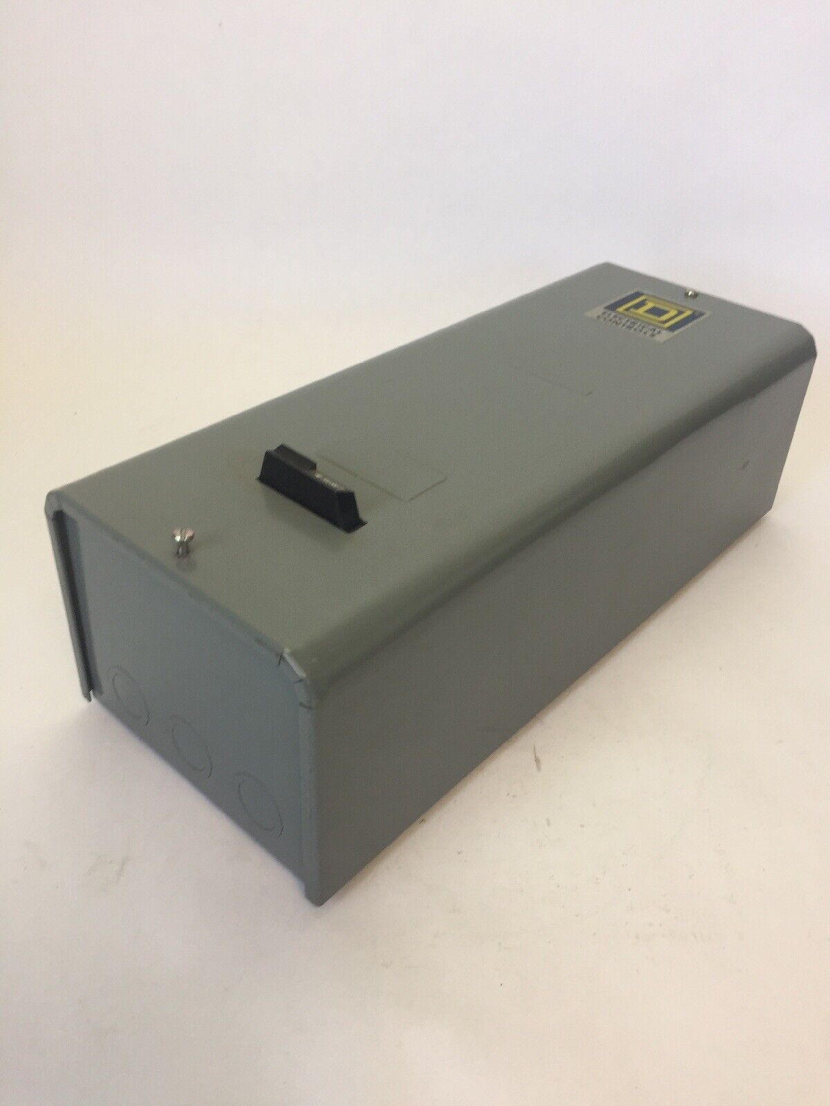 SQUARE D 8536SBG2V81CF4P1TX11 SIZE 0 NON-REVERSING STARTER 600VAC 5HP SER A