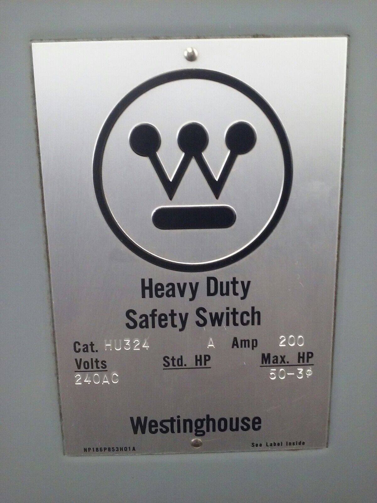 WESTINGHOUSE HU324 NON FUSIBLE SAFETY SWITCH 3P, 200A, 240V, NEMA 1 INDOOR, 50HP