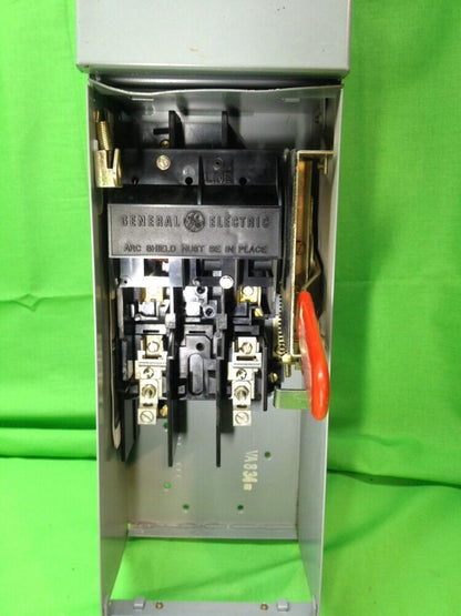 GE SPECTRA SERIES FUSIBLE SWITCH UNIT ADS22030HS 30A 240V 3HP