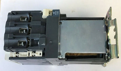 SCHNEIDER ELECTRIC LC1 D40 CONTACTOR (LP1 D4011) 60A 600V 3PH