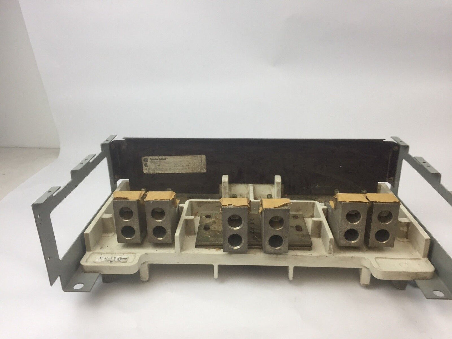 GE SPECTRA SERIES AML3800ND MAIN LUG ASSEMBLY 800 AMP 600V MAX 3 POLES