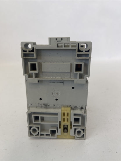 ALLEN BRADLEY 100-C85D*00 SER A CONTACTOR 600VAC 100A COIL 24VDC 60HP 100-F