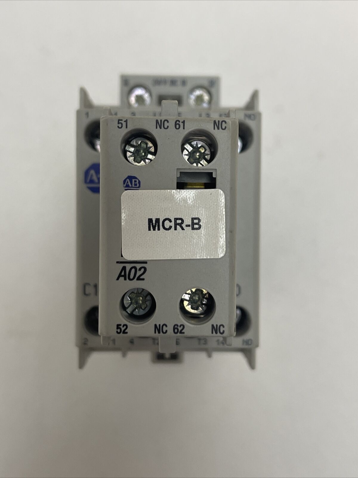 ALLEN BRADLEY 100-C12D*10 CONTACTOR SER A 600VAC 25A 10HP COIL 24VDC 100-F SER B